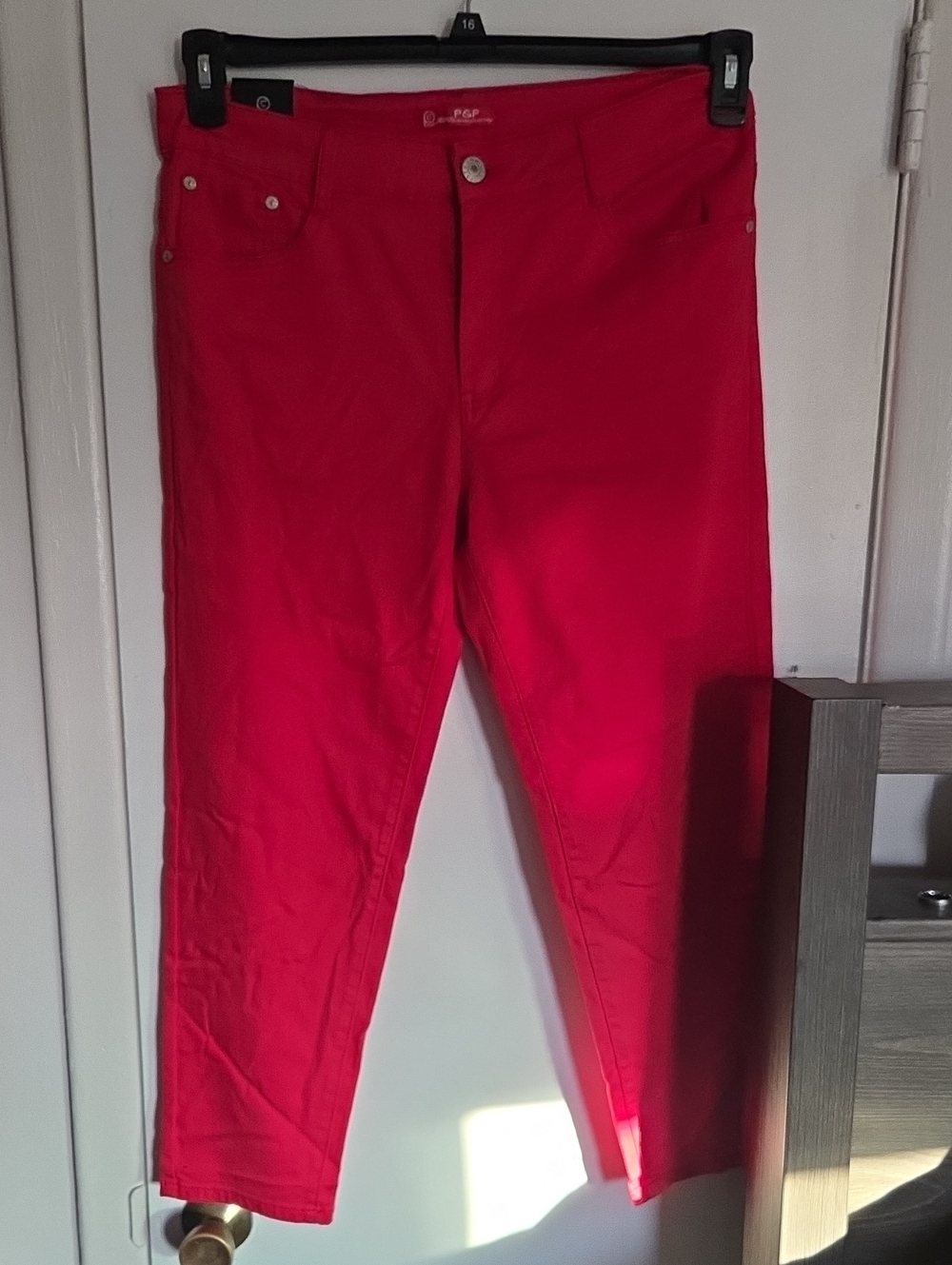 Bright Red Ankle Jeans by - Slim Cropped Fit
